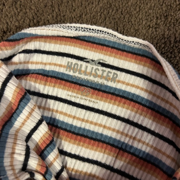 Hollister Crop Top - Picture 3 of 3